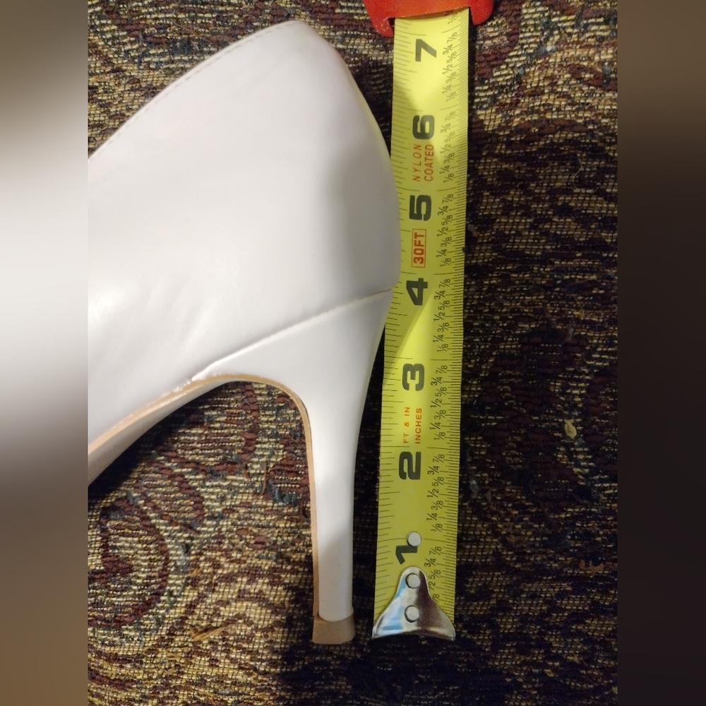 Heels - Picture 9 of 9
